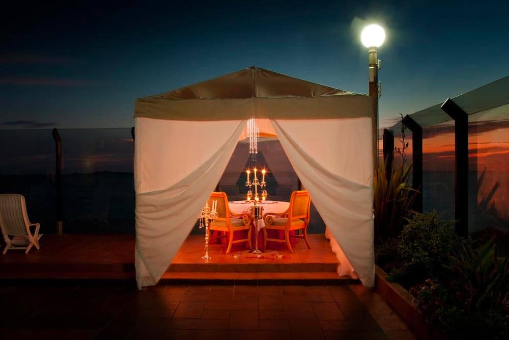 Romantic dinner during the Mexico Baja Premier helicopter tour